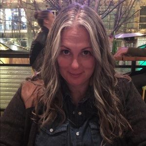 Meet your Posher, Crystal